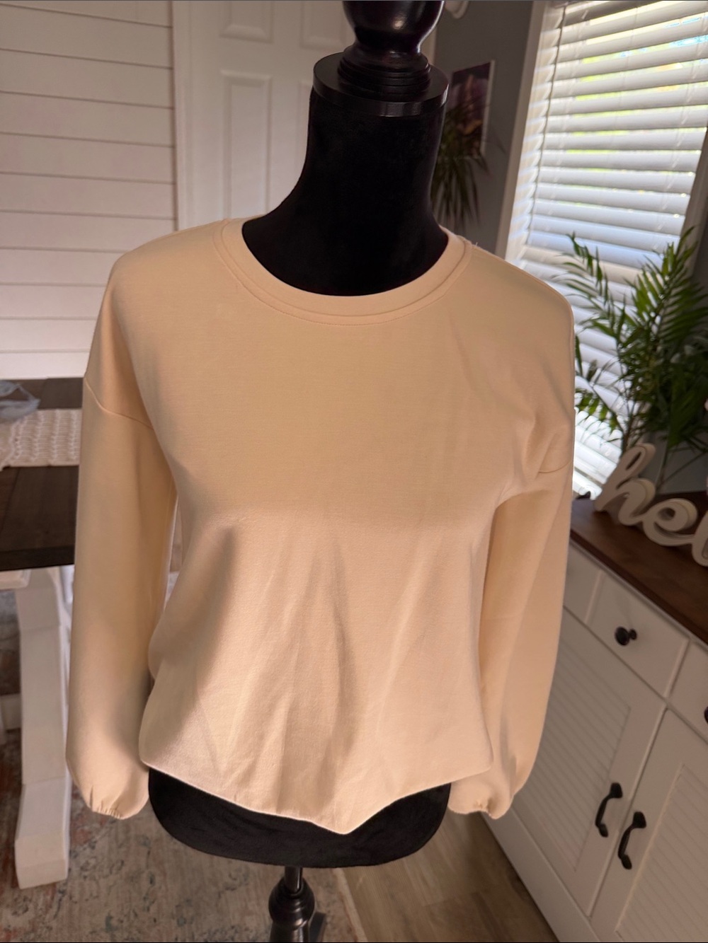 Cable & Gauge Cream Crewneck Long-Sleeve Sweatshirt